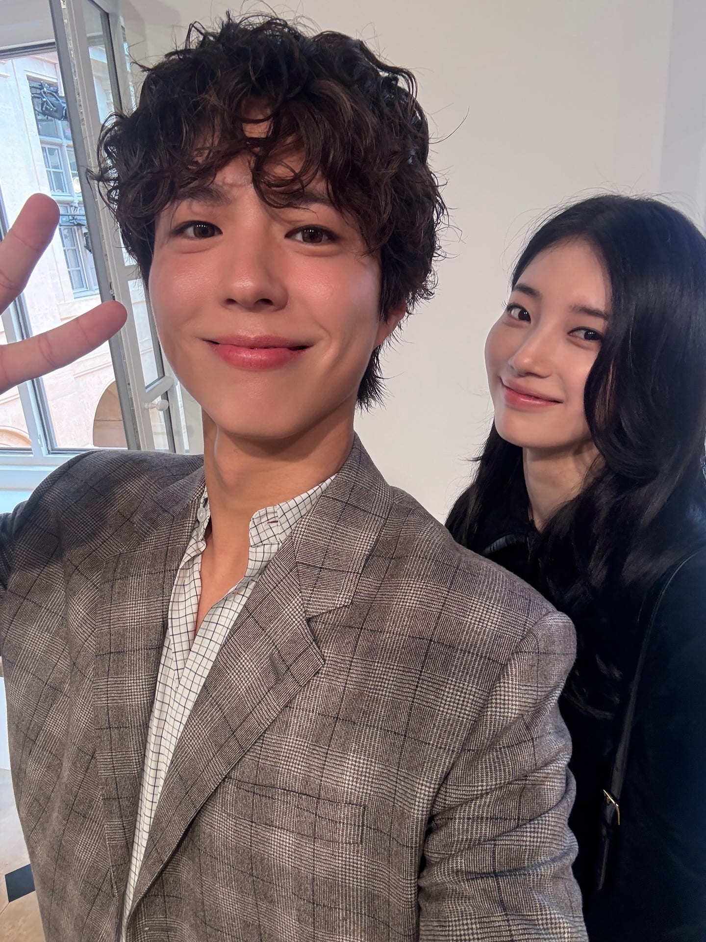 Park Bo Gum, Bae Suzy, V