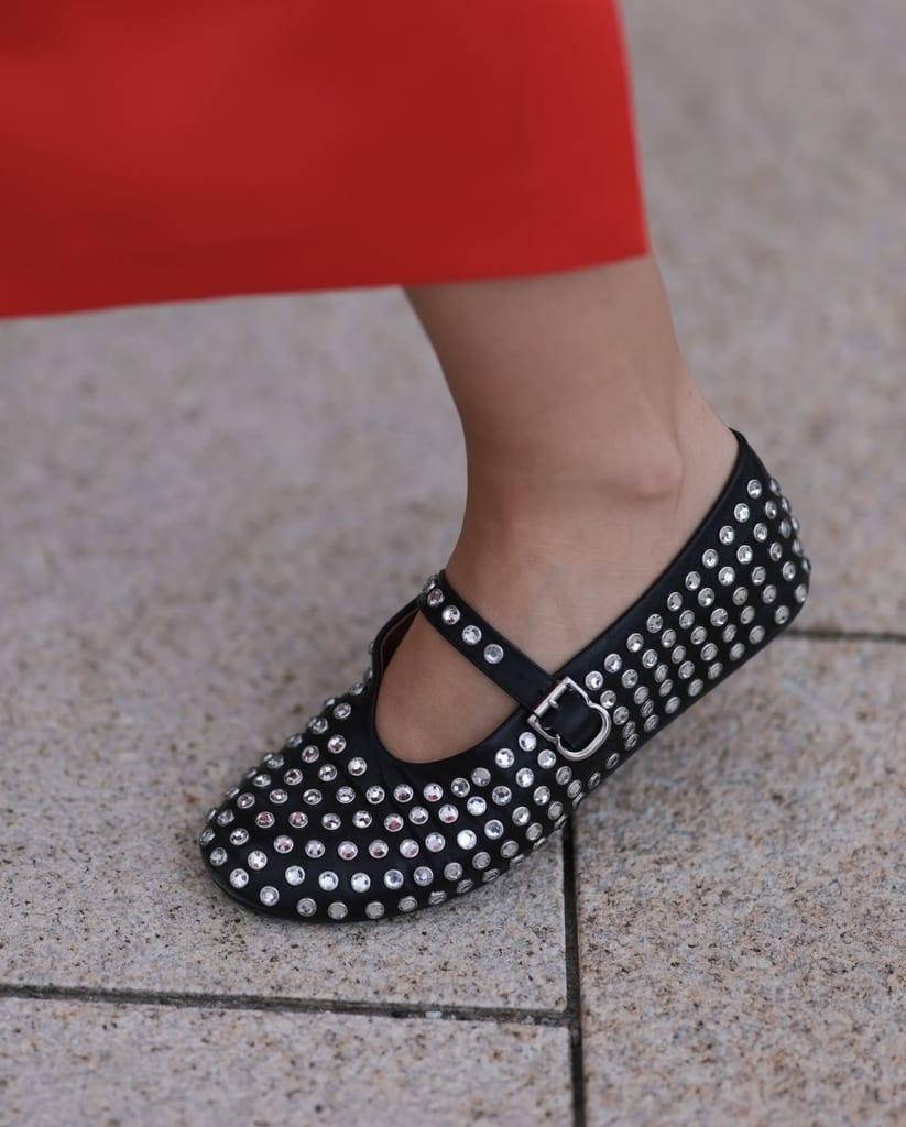 Cocktail attire shoes for wedding