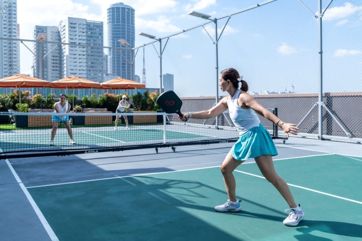 solaire resort quezon city pickleball court
